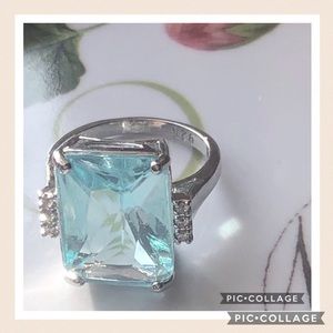 NWOT Natural Aquamarine Sterling Silver Ring